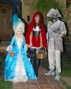 Кейт Бекинсейл (Kate Beckinsale) and family celebrate Halloween in Los Angeles (11xHQ) 49608a211245979