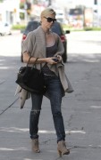 Шарлиз Терон (Charlize Theron) Shopping in West Hollywood March 7 2011 (30xHQ) 4ad45a217260115