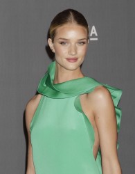 Rosie Huntington Whiteley ロージー・ハンティントン・ホワイトレー