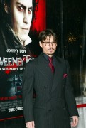 Джонни Депп (Johnny Depp) на премьере Sweeney Todd The Demon Barber of Fleet Street (19xHQ) 78db84223466998