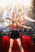 Тейлор Свифт (Taylor Swift) performs Onstage during KIIS FM's 2012, Live, 01.12.12 - 149xHQ 935656223668160