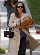 Натали Портман (Natali Portman) leaving an eatery in Los Angeles, 29.02.12 (15хHQ) D4ba60227453792