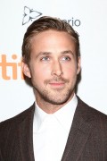 Райан Гослинг (Ryan Gosling) The Place Beyond The Pines Premiere at the 2012 Toronto Film Festival, 07.09.12 (16xHQ) 185c9d237772689