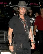 Джонни Депп (Johnny Depp) Leaves a Party at Pink Taco on August 6th - 22хHQ 59c789244609667