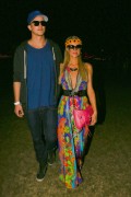 Пэрис Хилтон (Paris Hilton) Coachella Valley Music and Arts Festival 04/20/13 - 23 HQ E7d0d7250259743