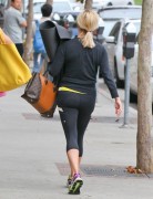 Reese Witherspoon - booty in tights, leaving a gym in Brentwood (8-2-13)