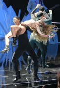 Лэди Гага (Lady Gaga) 2013-08-25 MTV Video Music Awards Performance  Audience (51xHQ) 8359bc276264413