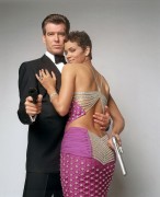 Джеймс Бонд 007: Умри, но не сейчас / Die another day (Холли Берри, Пирс Броснан, 2002) Ca8ab2277529202