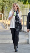 Бритни Спирс (Britney Spears) Visits Starbucks in Hollywood - 03.12.12 - 13хНQ 14c6f8280078423