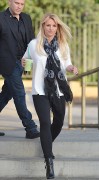 Бритни Спирс (Britney Spears) Visits Starbucks in Hollywood - 03.12.12 - 13хНQ 42702d280078398