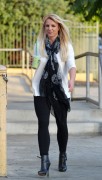 Бритни Спирс (Britney Spears) Visits Starbucks in Hollywood - 03.12.12 - 13хНQ 6f3be8280078489