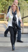 Бритни Спирс (Britney Spears) Visits Starbucks in Hollywood - 03.12.12 - 13хНQ De00c6280078434