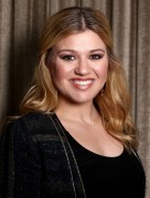 Келли Кларксон (Kelly Clarkson) posing for Matt Sayles portraits in Los Angeles - Nov. 5, 2012 (9xHQ) 50a274282949202