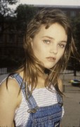 Ванесса Паради (Vanessa Paradis) Araldo di Crollalanza shoot - 2xHQ 58c099284059034