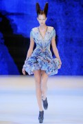 Alexander McQueen - Paris SS10 Fashion Show - 260xHQ 2e89b5285395855