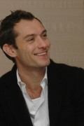 Джуд Лоу (Jude Law) Sherlock Holmes, Photocall, New York City, 11.23.2009 (63xHQ) Cccdee288252900