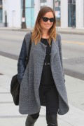 Оливия Уайлд (Olivia Wilde) out and about candids in Beverly Hills, 29.10.2013 - 15xHQ 48ee83288336692