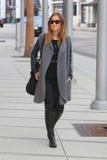 Оливия Уайлд (Olivia Wilde) out and about candids in Beverly Hills, 29.10.2013 - 15xHQ Bd81b4288336764