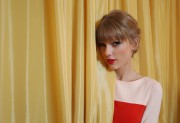 Тейлор Свифт (Taylor Swift) Jean Baptiste Quentin photoshoot in Paris, FR - 2012-11-09 (14xHQ) 1dae02291393336