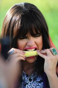 Селена Гомес (Selena Gomez) Set of 'Hit The Lights’ - Moorpark, California - October 2011 (4xHQ) 2fea22291775064