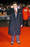 Джонни Депп (Johnny Depp) Finding Neverland Premiere (London, October 17, 2004) (167xHQ) E6fd41293422204