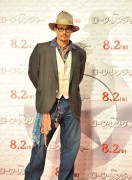 Джонни Депп (Johnny Depp) The Lone Ranger Photocall at Park Hyatt Tokyo (Tokyo, July 18, 2013) (49xHQ) E8a0b7293439428