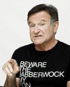Робин Уильямс (Robin Williams) World's Greatest Dad - Photocall, Los Angeles, 2009 (33xHQ) B532cb305516433