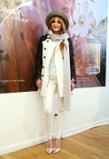 Белла Торн (Bella Thorne) Visits the Marc Jacobs Daisy Tweet Shop (New York, February 07, 2014) (37xHQ) 9f46f5306961172