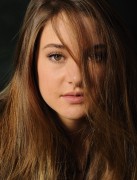 Шейлин Вудли (Shailene Woodley) Dubai International Film Festival Portraits by Andrew H. Walker (Dubai, December 10, 2011) - 11xUHQ 3ed9c3315032167