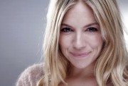Сиенна Миллер (Sienna Miller) poses for a portrait on Friday, October 5, 2012 in New York (35xHQ) 24b543317738433