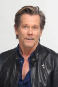 Кевин Бейкон (Kevin Bacon) I Love Dick press conference (Los Angeles, April 20, 2017) 13c5ec552215734