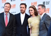 Райан Гослинг, Эмма Стоун (Emma Stone, Ryan Gosling) 'La La Land' premiere, Toronto (September 12, 2016) - 99xНQ 06bde5552225597
