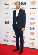 Райан Гослинг, Эмма Стоун (Emma Stone, Ryan Gosling) 'La La Land' premiere, Toronto (September 12, 2016) - 99xНQ 2d99e0552224125