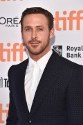 Райан Гослинг, Эмма Стоун (Emma Stone, Ryan Gosling) 'La La Land' premiere, Toronto (September 12, 2016) - 99xНQ 57d43a552225438
