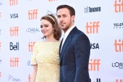 Райан Гослинг, Эмма Стоун (Emma Stone, Ryan Gosling) 'La La Land' premiere, Toronto (September 12, 2016) - 99xНQ D85ffa552225215