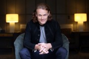 Сэм Хьюэн (Sam Heughan) Vince Talotta Portraits at Hazelton Hotel in Toronto (2015.03.27.) 67ef1d552815873