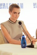 Кара Делевинь (Cara Delevingne) 'Valerian and the City of a Thousand Planets' Press Conference (Four Seasons Hotel, California, June 30, 2017) 21a556556135493