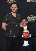 Майло Вентимилья (Milo Ventimiglia) MTV Movie And TV Awards in Los Angeles, 07.05.2017 (66хHQ) 688b07558929543