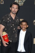 Майло Вентимилья (Milo Ventimiglia) MTV Movie And TV Awards in Los Angeles, 07.05.2017 (66хHQ) 7d3f3d558932153