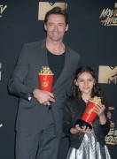 Хью Джекман (Hugh Jackman) MTV Movie and TV Awards, Los Angeles, 07.05.2017 (28xHQ) A7d7dc558935353